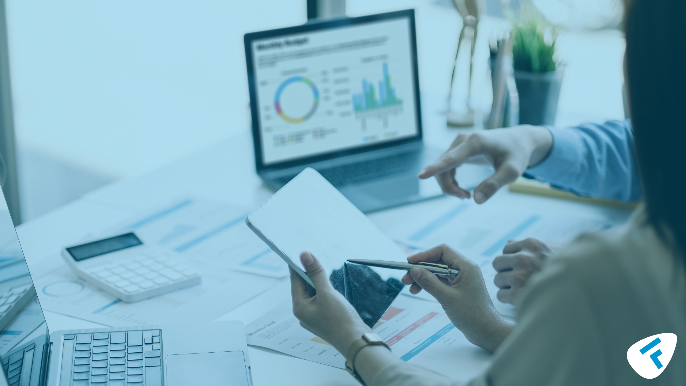 Révolution de la Formation : Comment les IA Génératives Redéfinissent la Création de Contenus et les Métiers Pédagogiques 1 - Fyssec Image de bannière pour l'article sur la transformation de la formation à travers l'évolution de l'IA dans les métiers.