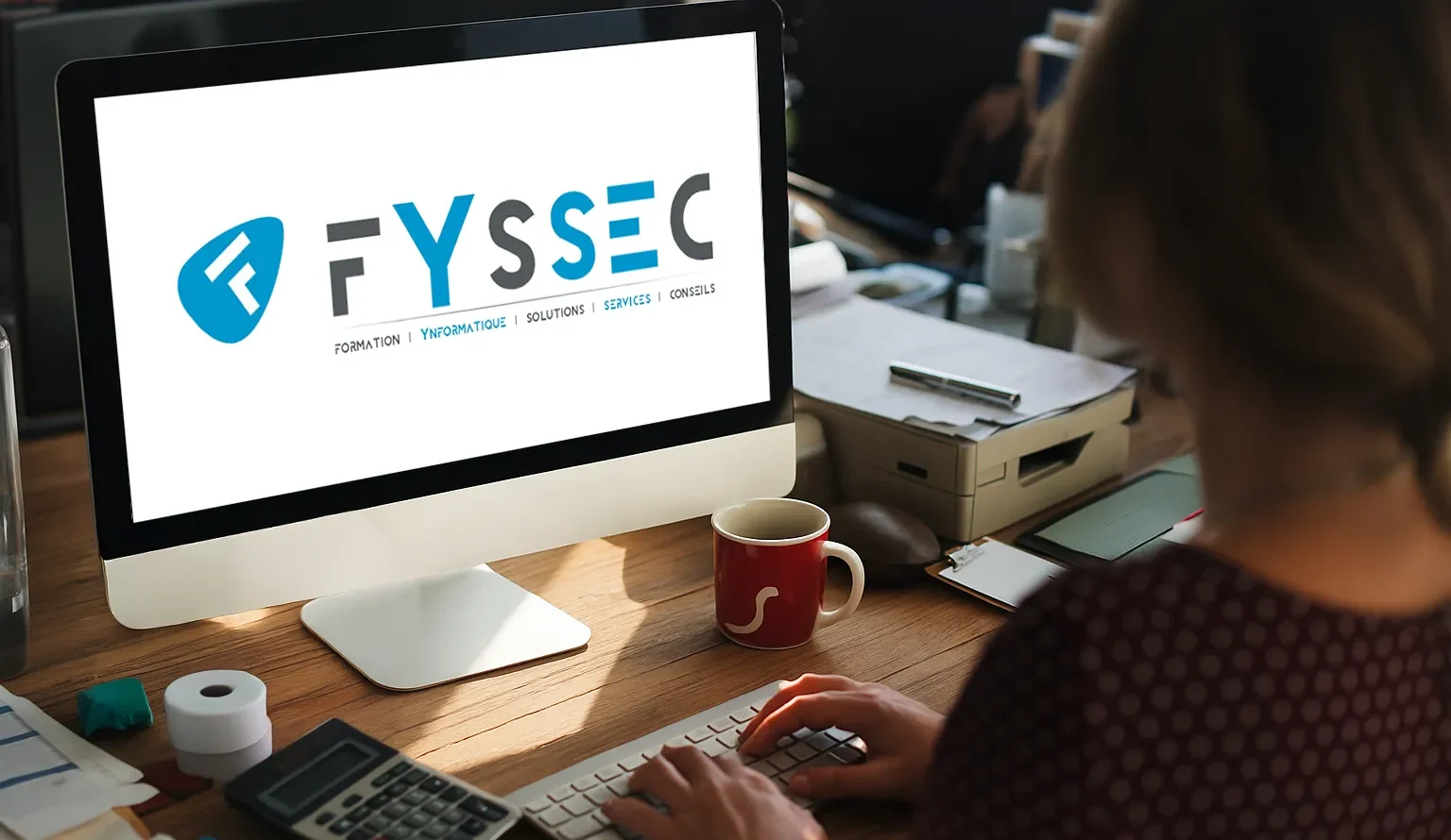 logo fyssec sur un ordinateur